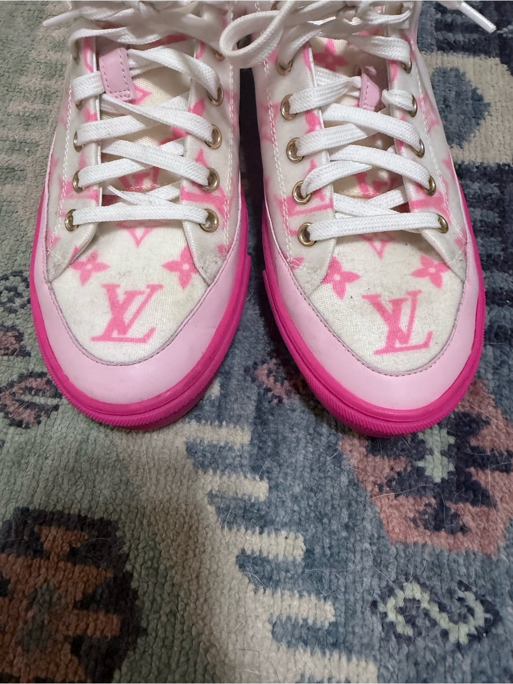 Louis Vuitton White and Pink Monogram Low-Top Sneakers - Picture 2 of 7